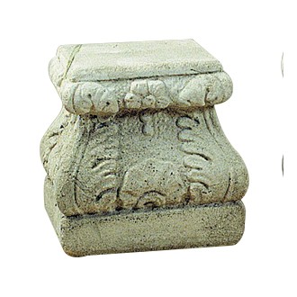 Petit socle carré ancien