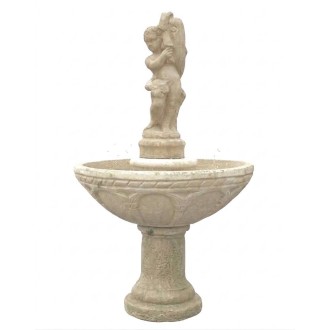 Fontaine sur coupe avec bambin