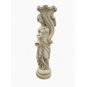 Femme à la corne d'abondance ton vieilli